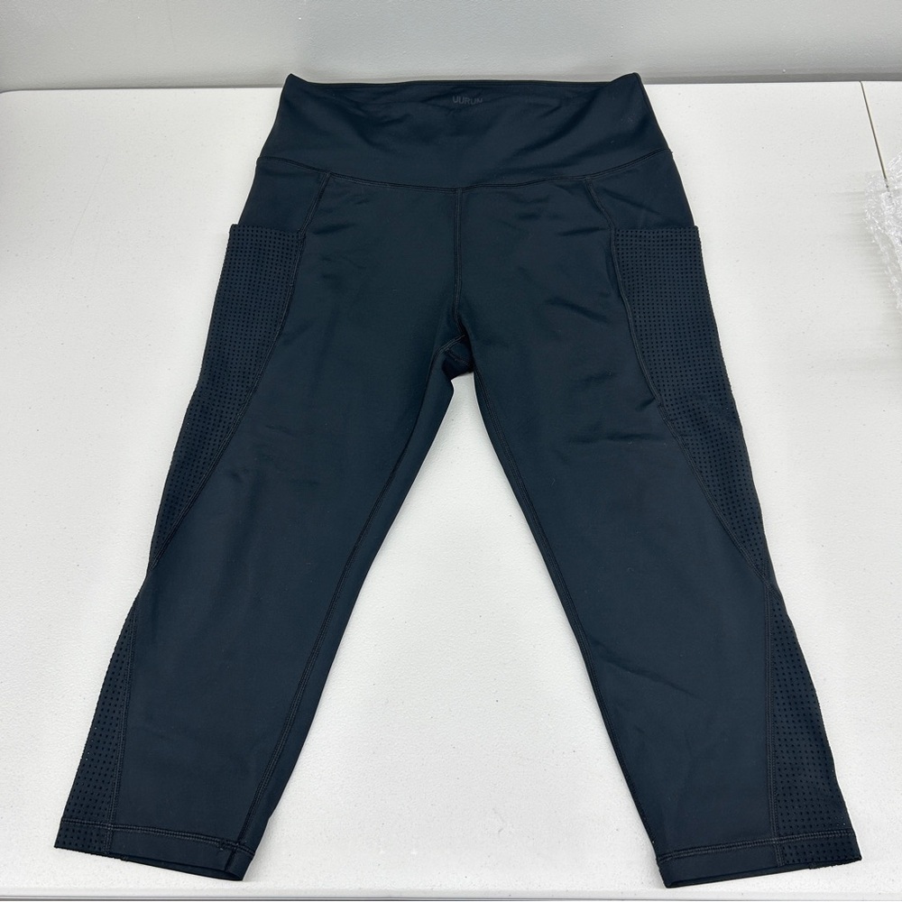 UURUN Women's 3/4th  Black Leggings size L